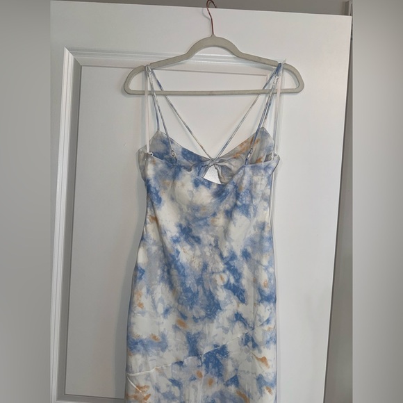 She Reigns Twist Bust Split Midi Dress US M - Picture 7 of 11